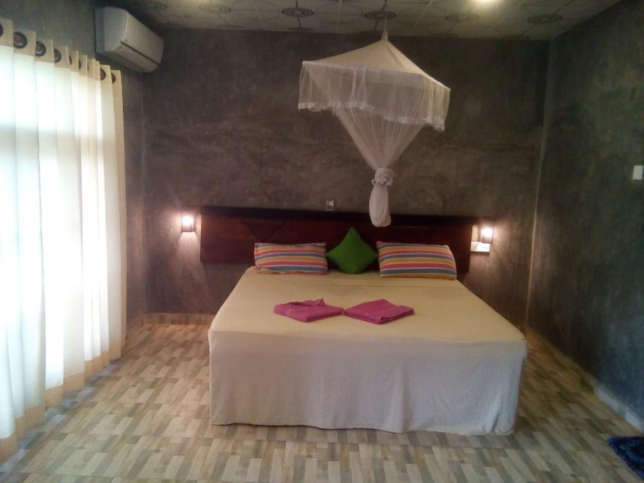 Isiwara Paura Bugged Apartment Sigiriya Ngoại thất bức ảnh